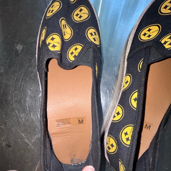 Steelers size medium slip on shoe - Picture 4 of 8